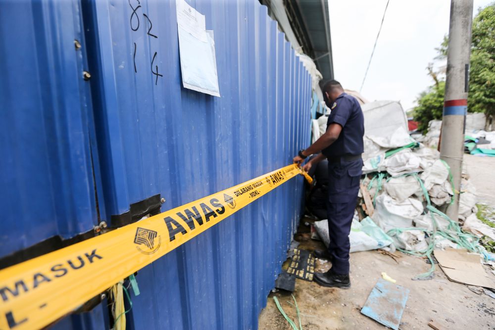 Zuraida announced that it revoked the APs for 114 recycling companies and factories nationwide, banning the importation of the HS Code 3915 plastic waste for three months effective yesterday. — Picture by Ahmad Zamzahuri