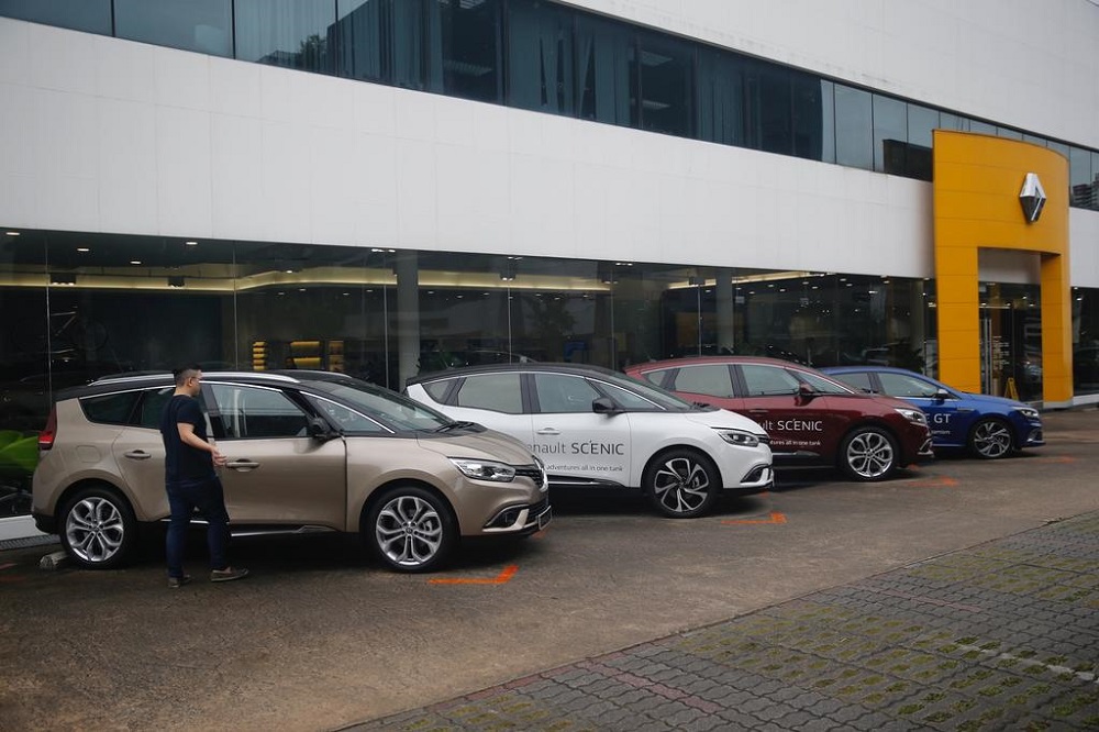 Various dealers in the Alexandra and Leng Kee area told TODAY that it is very much business as usual, with no notable differences in the size of the crowds at showrooms. u00e2u20acu201d Najeer Yusof/TODAY pic 