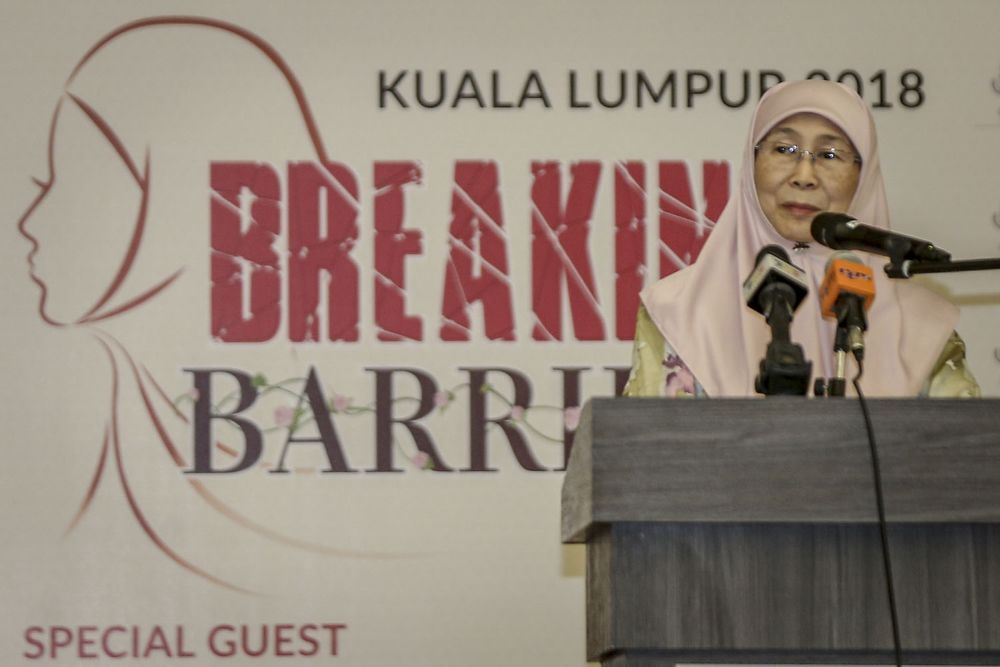 Datuk Seri Dr Wan Azizah Wan Ismail speaks at a mental health-focused convention for Muslim women at the KDU college campus in Shah Alam July 28, 2018. u00e2u20acu2022 Picture by Hari Anggara