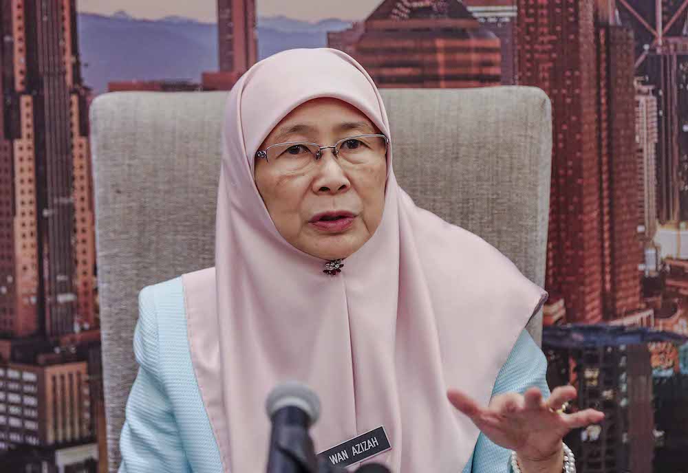 Deputy Prime Minister Dr Wan Azizah Wan Ismail speaks during a press conference at Hilton Hotel in Kuala Lumpur August 8, 2018. u00e2u20acu201d Picture by Firdaus Latif
