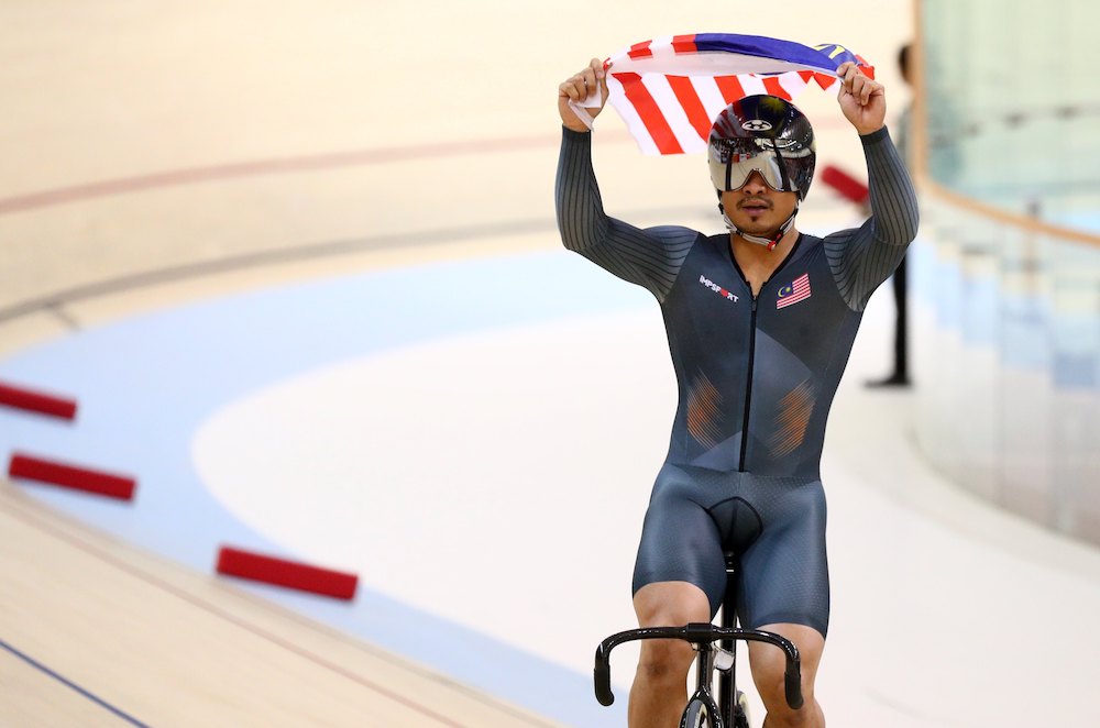 Mohd Azizulhasni Awang celebrates winning the menu00e2u20acu2122s individual sprint final at the 2018 Asian Games in Jakarta August 30, 2018. u00e2u20acu201d Reuters pic