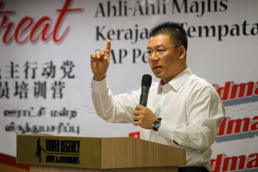 Perak DAP chairman Nga Kor Ming said that MCA is trying to manipulate Balakong voters by using its own logo to contest the by-election. u00e2u20acu201d Picture by Marcus Pheong