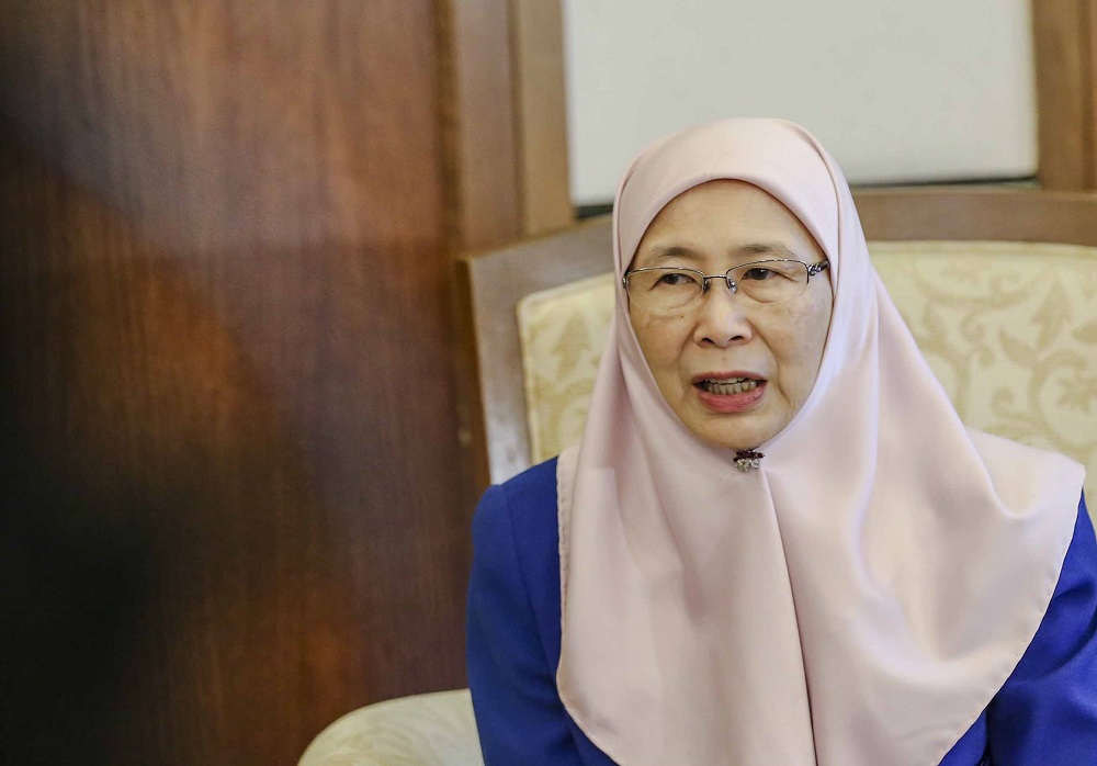 Deputy Prime Minister Dr Wan Azizah Wan Ismail at a press conference in Kuala Lumpur August 1, 2018. u00e2u20acu201d Picture by Firdaus Latif
