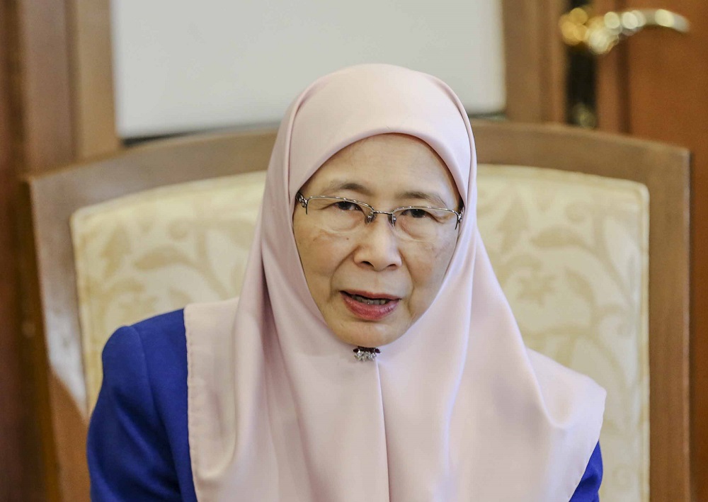 Deputy Prime Minister Dr Wan Azizah Wan Ismail at a press conference in Kuala Lumpur August 1, 2018. u00e2u20acu201d Picture by Firdaus Latif
