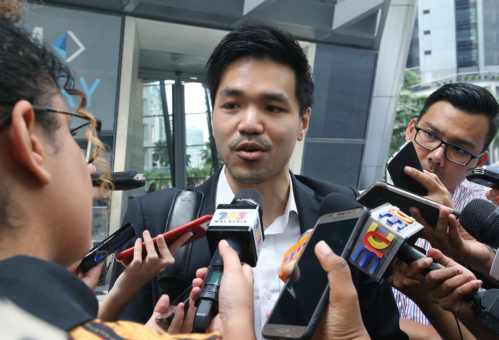 Country head of Grab Malaysia Sean Goh speaks to reporters after a meeting at the Ilham Tower in Kuala Lumpur August 1, 2018. u00e2u20acu201d Picture by Razak Ghazali