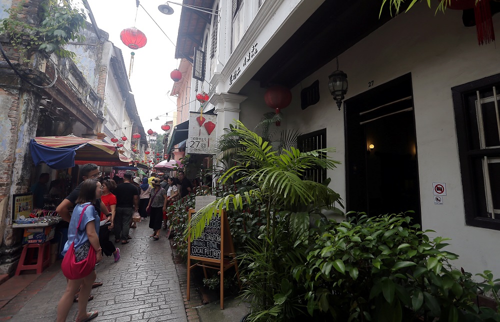 The 27 Concubine Lane Guest House owned by John Edward Lomax in Ipoh allows pets at their guest house. 