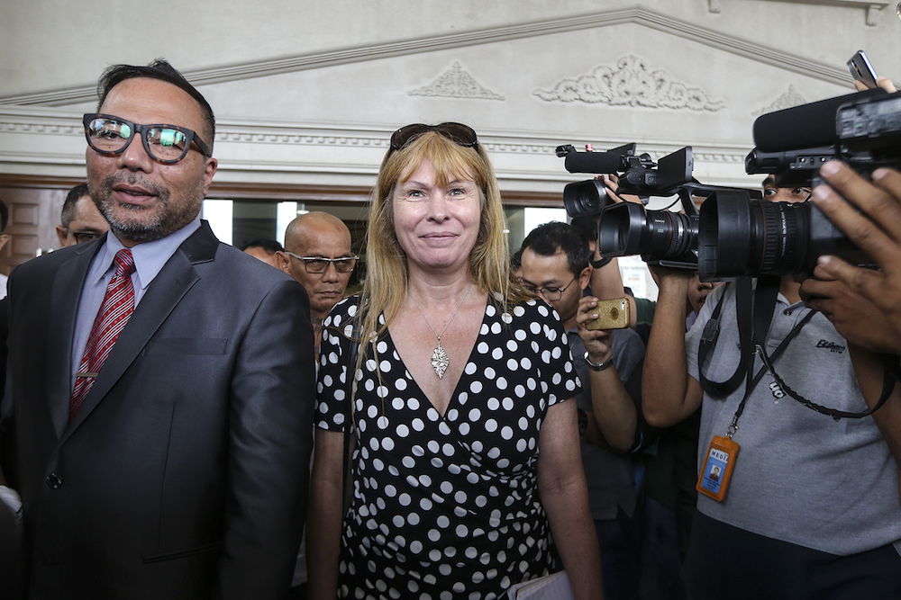 Editor of Sarawak Report, Clare Rewcastle-Brown, leaves the High Court in Kuala Lumpur August 10, 2018. u00e2u20acu201d Picture by Azneal Ishak