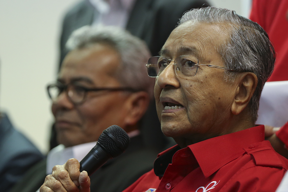 Prime Minister Tun Dr Mahathir Mohamad gives a press conference at Menara Yayasan Selangor in Petaling Jaya August 10, 2018. u00e2u20acu201d Picture by Azneal Ishak
