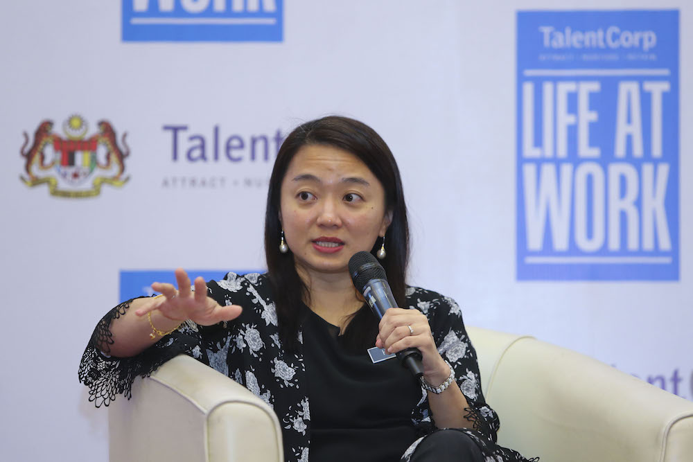 Women, Family and Community Development Deputy Minister, Hannah Yeoh, speaks during the launch of Life at Work Awards 2018 in Mutiara Damansara August 11, 2018. u00e2u20acu201d Picture by Yusof Mat Isa