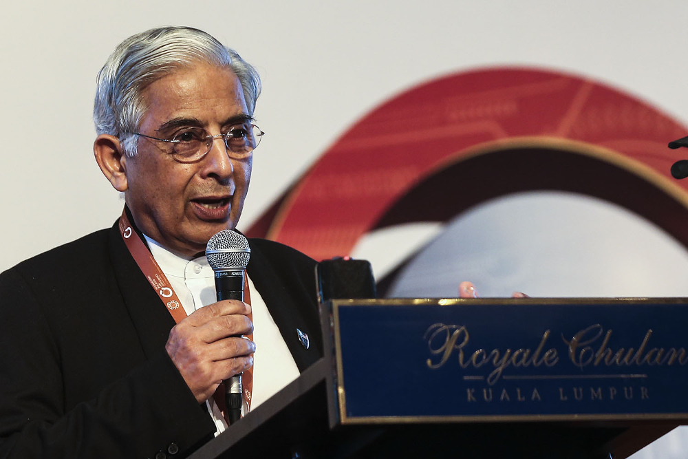 Institutional Reforms Committee Member Prof Datuk Shad Saleem Faruqi gives a speech during the International Malaysia Law Conference at the Royale Chulan Hotel, Kuala Lumpur August 15, 2018. u00e2u20acu201d Picture by Hari Anggara