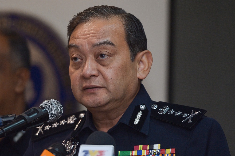 Selangor police chief Datuk Mazlan Mansor at a press conference in Shah Alam August 20, 2018. u00e2u20acu201d Picture by Mukhriz Hazim