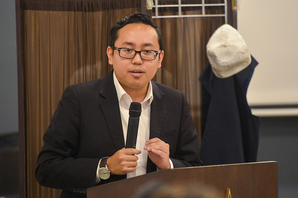 Farhan Haziq Mohamed speaks during a forum on child marriage in Shah Alam August 27, 2018. — Picture by Mukhriz Hazim