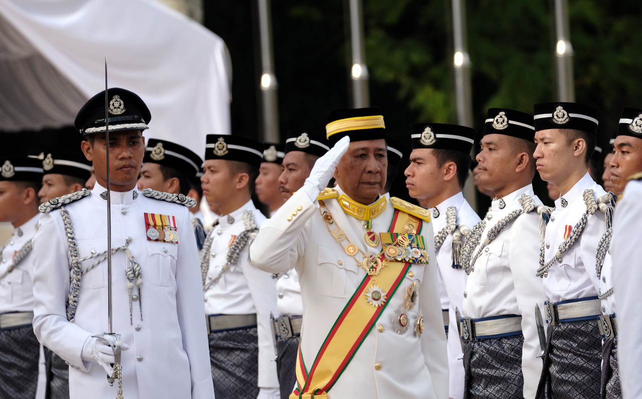 The Sultan of Kedah, Sultan Sallehuddin Ibni Almarhum Sultan Badlishah, inspects the guard of honour at the Wisma Darul Aman square in Alor Setar August 13, 2018. u00e2u20acu201d Bernama pic