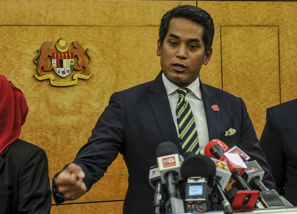 Rembau MP Khairy Jamaluddin speaks to reporters at Parliament in Kuala Lumpur August 9, 2018. u00e2u20acu2022 Picture by Firdaus Latif
