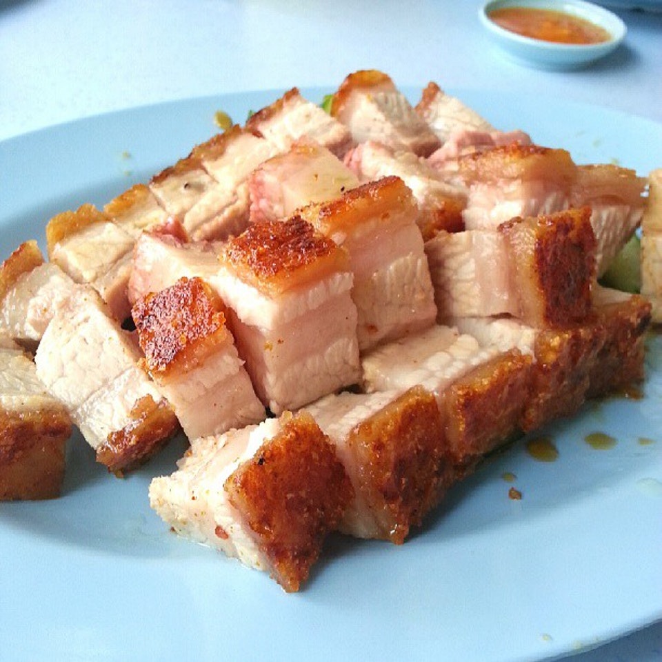 With a collection of glowing reviews under its belt, Wong Mei Kee Restaurant’s siew yoke is something many customers claim is worth the wait.