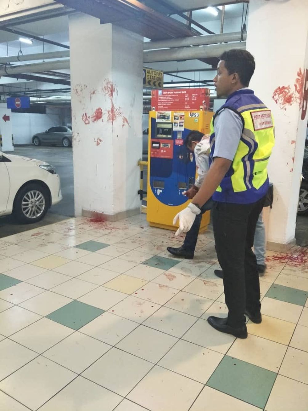Pictures of blood splatter on several pillars at an unidentified basement parking lot began circulating on social media. u00e2u20acu2022 Picture via Twitter