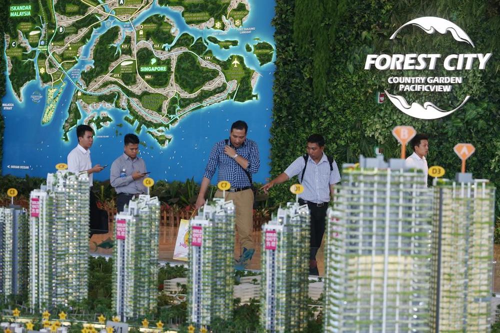 Dr Mahathir Mohamad said on August 27, 2018 that he will ban foreigners from buying homes in the Forest City project in Johor. u00e2u20acu201d TODAY file pic
