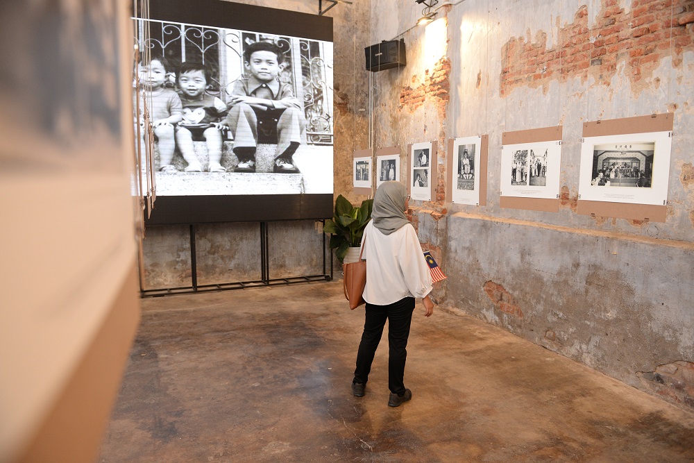 'A Family Memoir @ Khoo Kongsi' photography exhibition telling the story of the Goh family that stretches three generations when they lived in Khoo Kongsi. 