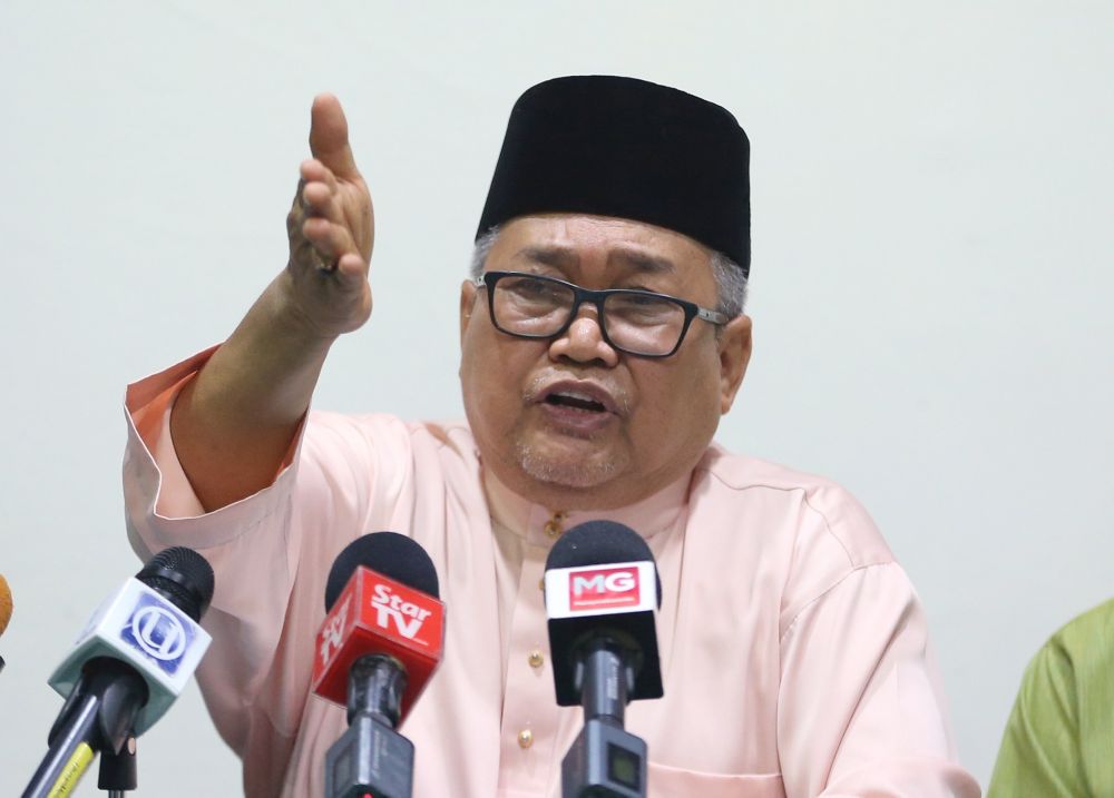 Datuk Dr Ibrahim Ali speaks during a press conference in Kuala Lumpur August 17, 2018. u00e2u20acu201d Picture by Razak Ghazali
