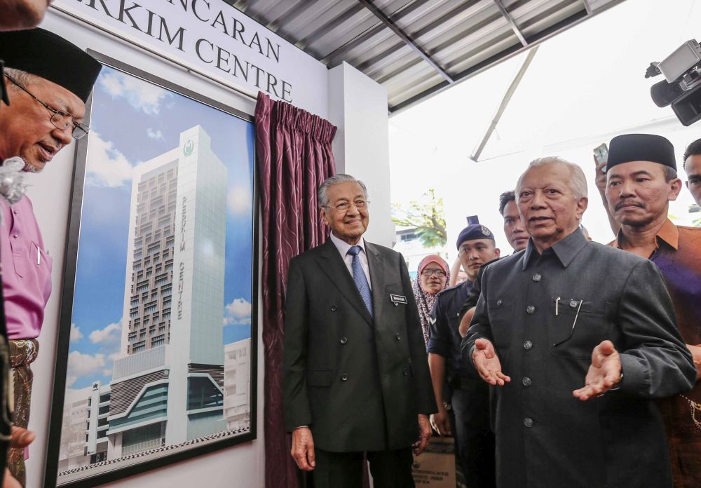 Prime Minister Tun Dr Mahathir Mohamad is pictured during the launch of the Perkim International Dau00e2u20acu2122wah Institute in Kuala Lumpur August 30, 2018. u00e2u20acu201d Picture by Firdaus Latif