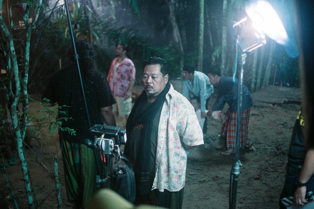 Mamat says the cast and crew showed their determination to finish the film.