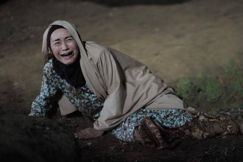 Maya stars as lead character Sakinah in horror film 'Munafik 2.' u00e2u20acu201d Screengrab from Maya Karin's Facebook