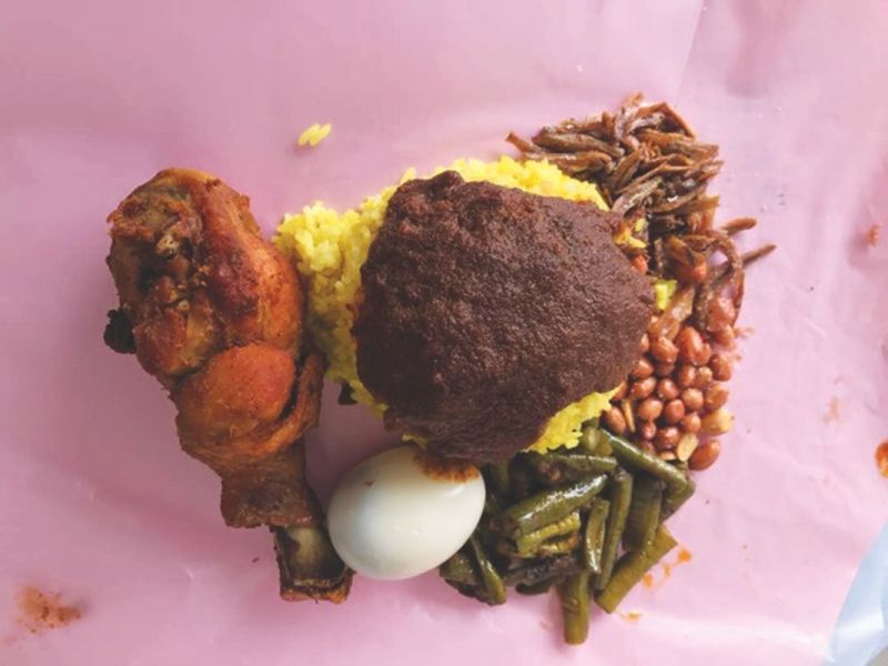 Rice with a piece of chicken drumstick will cost RM7. 