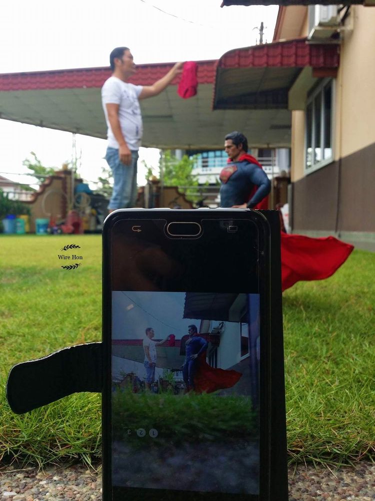 A behind-the-scenes look at how Hon captures his photographs.