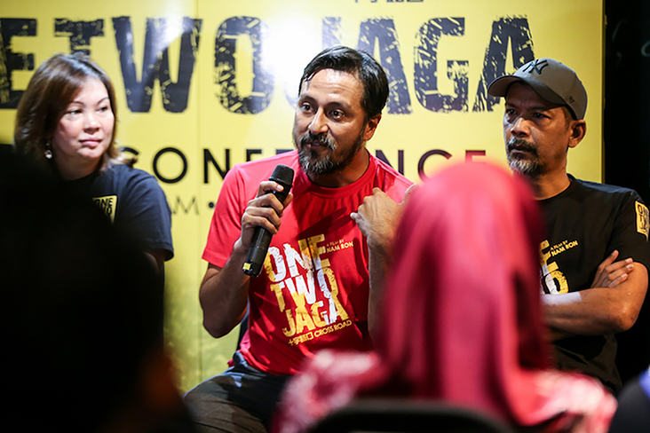 One Two Jaga’s producer Bront Palarae at a press conference flanked by executive producer Joanne Goh (left) and director Nam Ron (right).  — Picture by Ahmad Zamzahuri