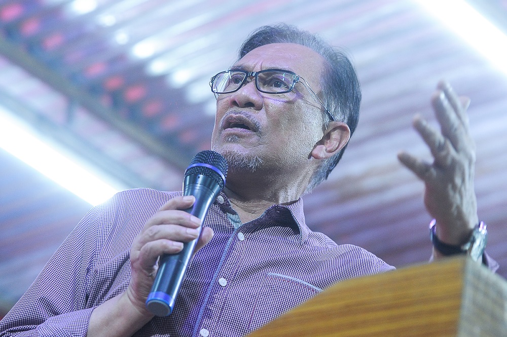PKR president Datuk Seri Anwar Ibrahim speaks during a dinner event at Tanam Putri Jaya in Balakong September 6, 2018. u00e2u20acu201d Picture by Shafwan Zaidon