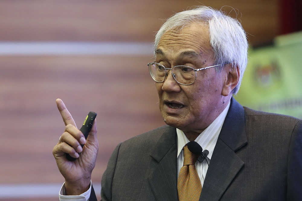 Former chief justice Tun Zaki Azmi speaks during the seminar on Government Insight 2018 at Institut Tadbiran Awam Negara in Kuala Lumpur September 14, 2018. u00e2u20acu201d Picture by Yusof Mat Isa