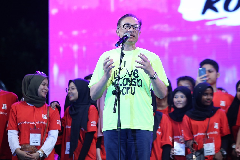 Datuk Seri Anwar Ibrahim speaks at the Malaysia Day Eve Unity Concert in Petaling Jaya September 15, 2018. u00e2u20acu201dPicture by Azinuddin Ghazali
