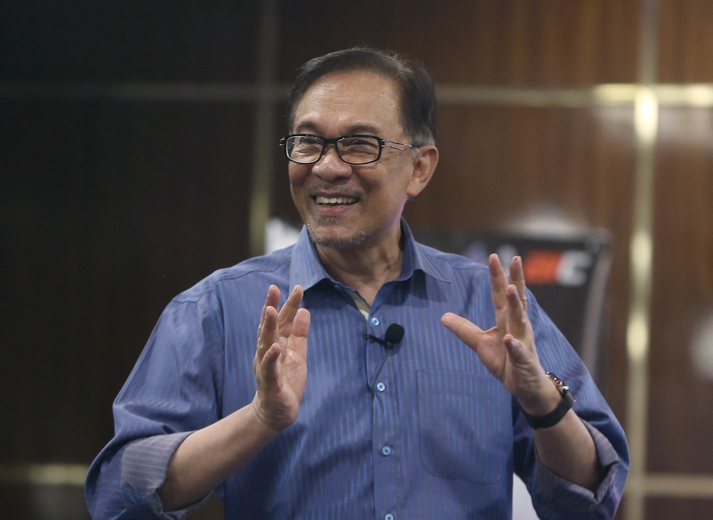 Datuk Seri Anwar Ibrahim speaks during the u00e2u20acu02dcMeet Anwaru00e2u20acu2122 dialogue in Kuala Lumpur September 16, 2018. u00e2u20acu201d Picture by Razak Ghazali