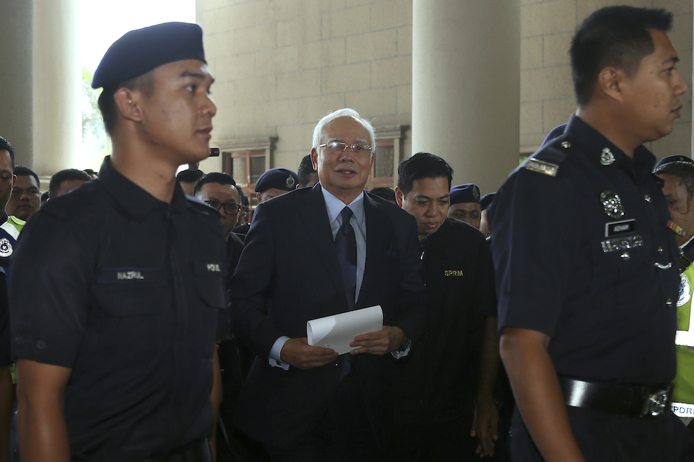 Former prime minister Datuk Seri Najib Razak arrives at the KL High Court September 20, 2018. u00e2u20acu201d Picture by Yusof Mat Isa