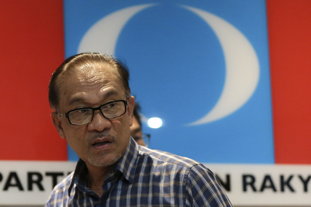 Datuk Seri Anwar Ibrahim speaks during a press conference at PKR headquarters in Petaling Jaya September 25, 2018. u00e2u20acu201d Picture by Azneal Ishak
