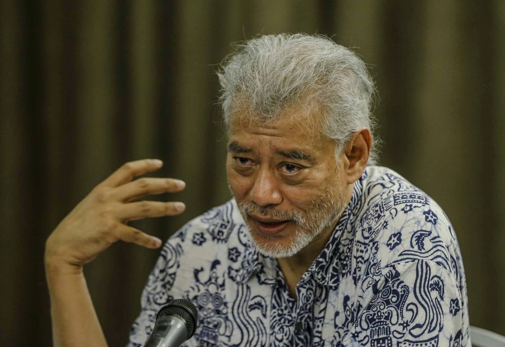 Prof Jomo Kwame Sundaram presents the UNCTAD Trade and Development Report 2018 at Boulevard in Kuala Lumpur September 26, 2018. u00e2u20acu201d Picture by Ham Abu Bakar