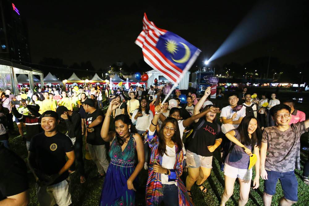 Malaysians arrive in droves to party the night away to usher in Malaysia Day in Kuala Lumpur, September 15, 2018.  u00e2u20acu201d Picture by Azinuddin Ghazalinu00e2u20acu00a8n
