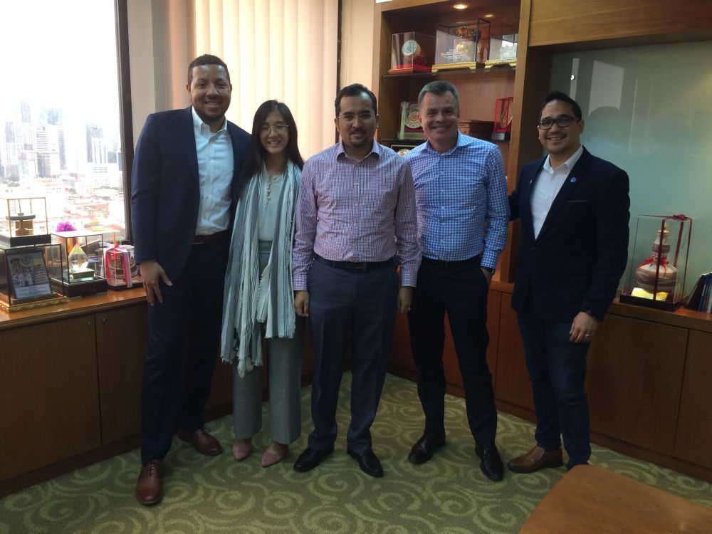 (From left) Ken Porter, Boo Su-Lyn, Umno Youth chief Datuk Asyraf Wajdi Dusuki, with YSEALI participants Kevin Winge and Zaim Mohzani at Umno Youth headquarters in PWTC on August 29, 2018.