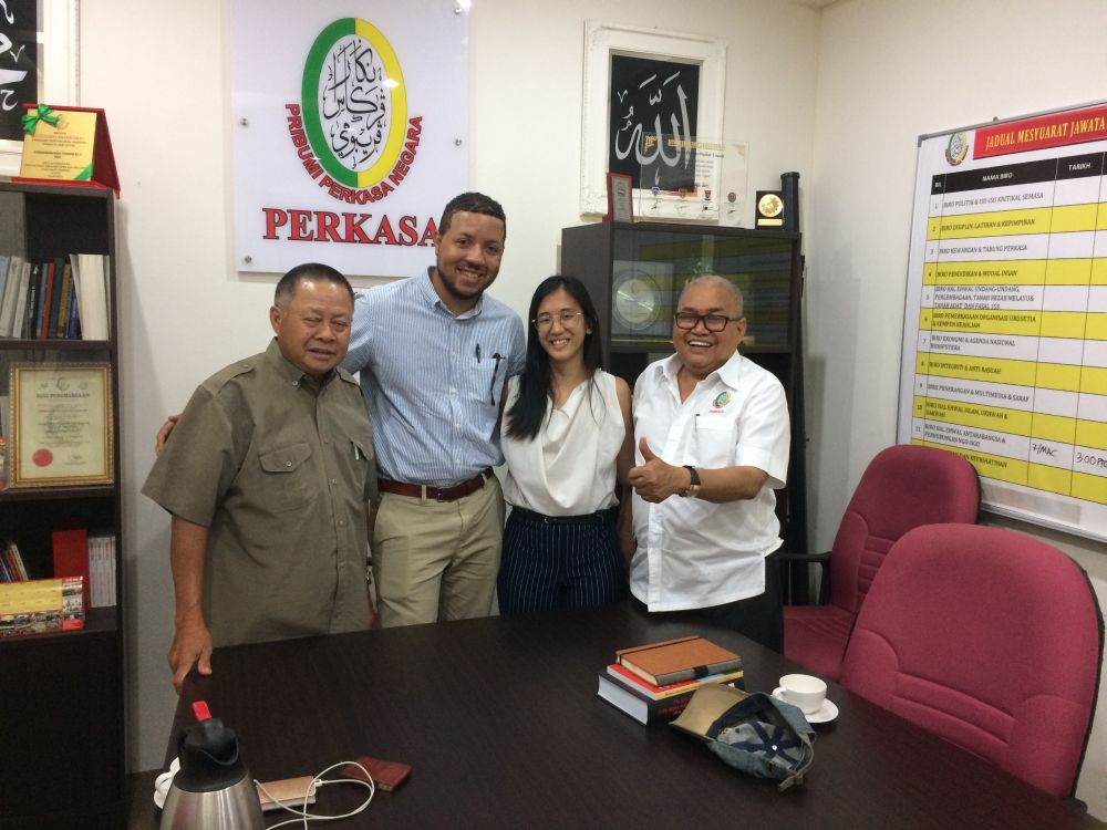 (From left) Perkasa deputy president Datuk Sirajuddin Ali, Ken Porter, Boo Su-Lyn, and Perkasa president Datuk Ibrahim Ali at Perkasa's office in KL on August 27, 2018.