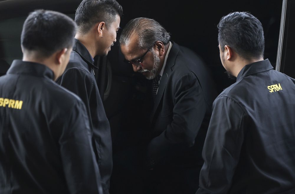 Lawyer Tan Sri Shafee Abdullah arrives at the Kuala Lumpur Courts Complex after being arrested by authorities on September 13, 2018. u00e2u20acu201d Picture by Azneal Ishak