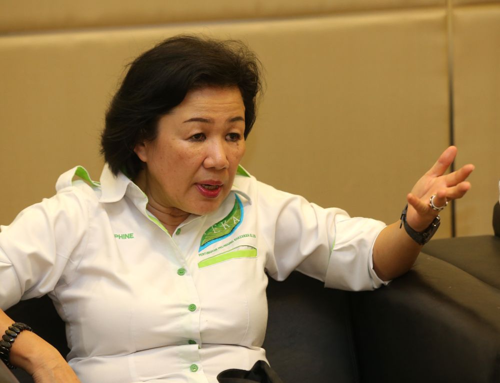 Pelindung Khazanah Alam Malaysia (PEKA) executive council member Sophine Tann speaks to reporters at the Climate Diplomacy Day organised by Universiti Teknologi Petronas, September 28, 2018. u00e2u20acu2022 Picture by Marcus Pheong