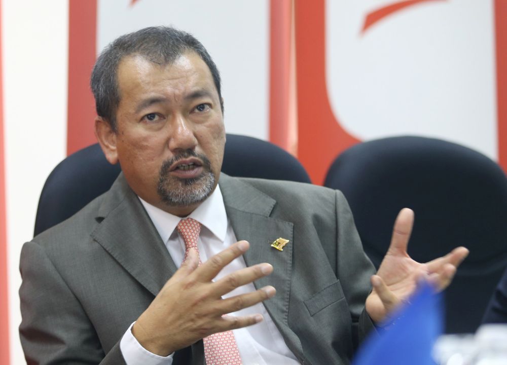 FGV chairman Datuk Azhar Abdul Hamid speaks during a press conference September 3, 2018. u00e2u20acu201d Picture by Razak Ghazali