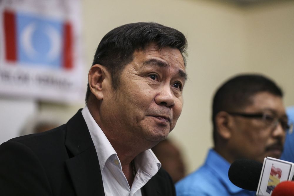 Telok Kemang PKR branch chief Chai Tong Chai speaks during a press conference at the Royal Chulan Hotel in Seremban September 13, 2018. u00e2u20acu201d Picture by Hari Anggara