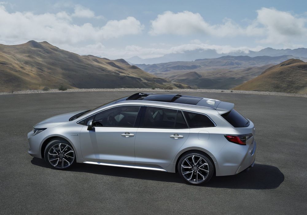 A first glimpse of the Toyota Corolla Touring Sports in the run-up to its official unveiling at the Paris Motor Show. u00e2u20acu201d Picture courtesy of Toyota