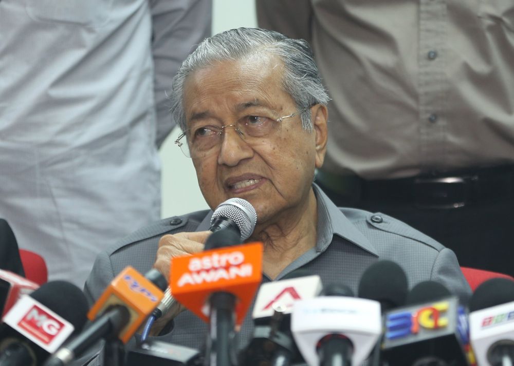 Prime Minister Tun Dr Mahathir Mohamad speaks during a press conference after a Pakatan Harapan meeting in Petaling Jaya September 7, 2018. u00e2u20acu2022 Picture by Razak Ghazali