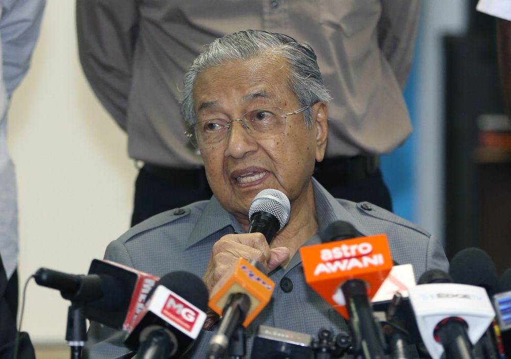 Prime Minister Tun Dr Mahathir Mohamad speaks during a press conference after a Pakatan Harapan meeting in Petaling Jaya September 7, 2018. u00e2u20acu2022 Picture by Razak Ghazali