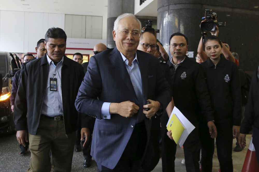 Former prime minister Datuk Seri Najib Razak arrives at the Bukit Aman Commercial Crime Department in Kuala Lumpur September 20, 2018. u00e2u20acu201d Picture by Yusof Mat Isa