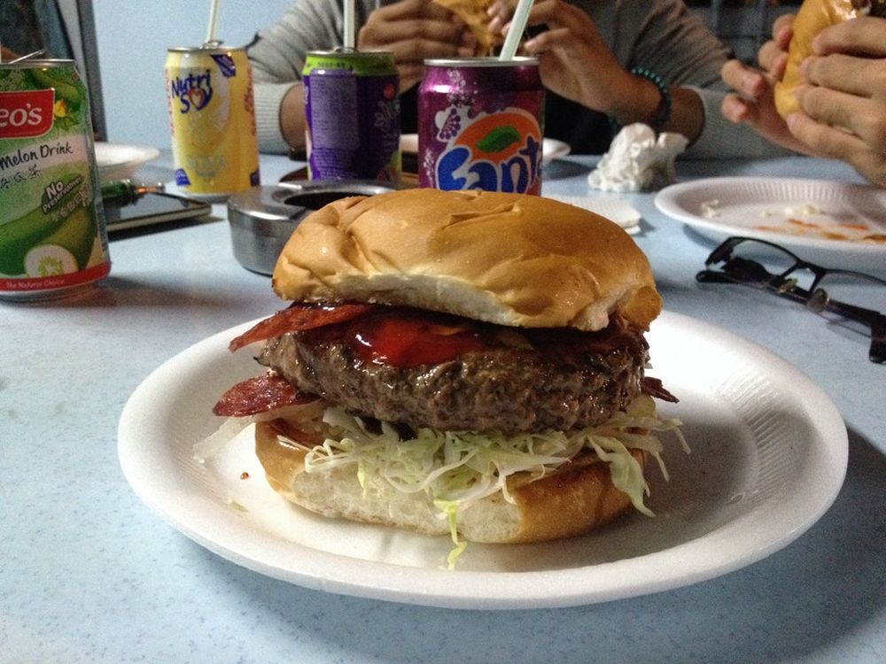 Zam Burger’s selling point focuses on their extra thick meat patties. ― Picture via Foursquare/Haniff. R