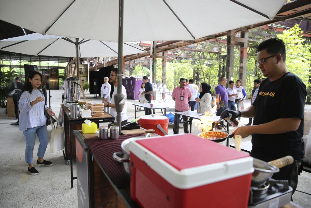 The popular Riuh bazaar will be held at Sentul Depot this weekend.