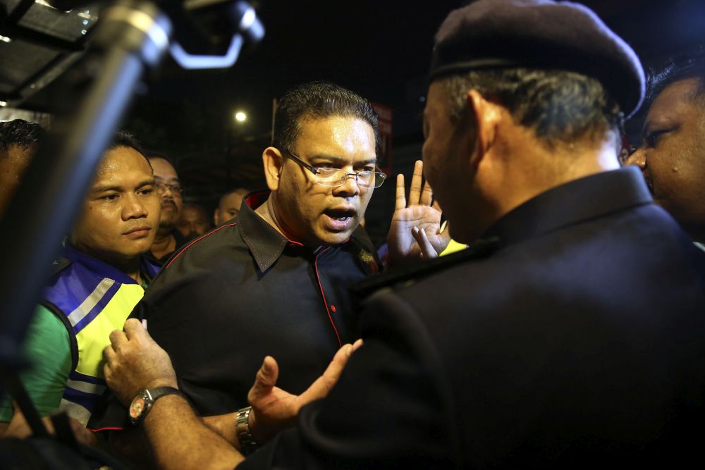 A rally organised by Datuk Lokman Noor Adam outside Sogo turned chaotic when the group tried to march to the Dang Wangi district police station September 7, 2018. u00e2u20acu201d Picture by Yusof Mat Isa